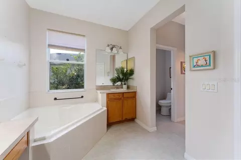 Bath - 3463 Creek Run Ln, Eustis, FL 32736 photo 4 of 7