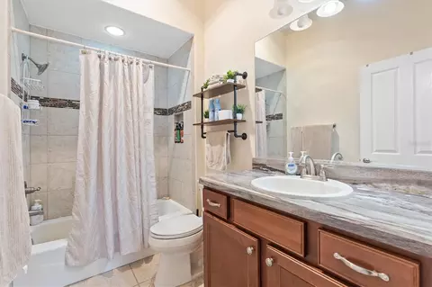 Bath - 3860 Underwood St, The Villages, FL 32163 photo 3 of 3