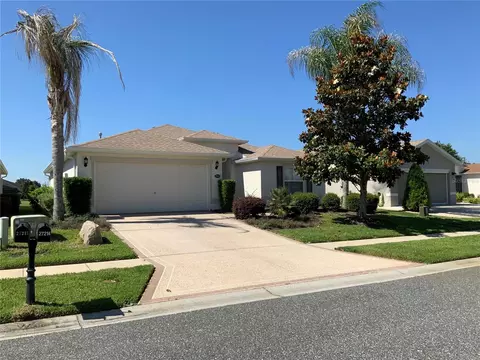 27215 Roanoke Dr, Leesburg, FL 34748