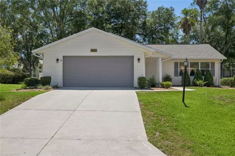 27211 Racquet Cir, Leesburg, FL 34748