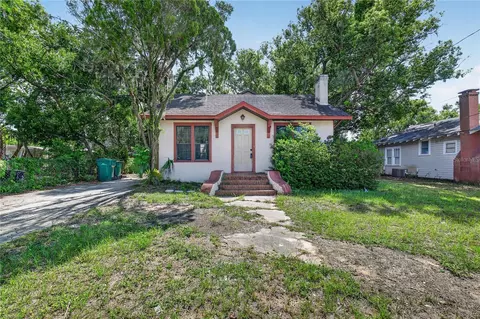 19 E Morningview Dr, Eustis, FL 32726