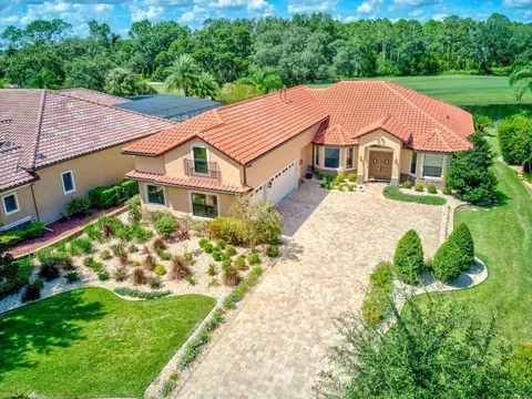 26301 Avenida Las Colinas, Howey In The Hills, FL 34737