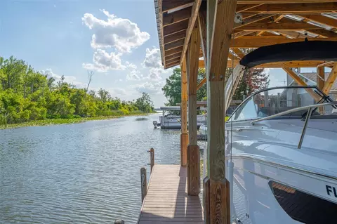 13334 Country Club Dr, Tavares, FL 32778