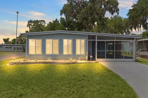 30 Riverview Dr, Fruitland Park, FL 34731