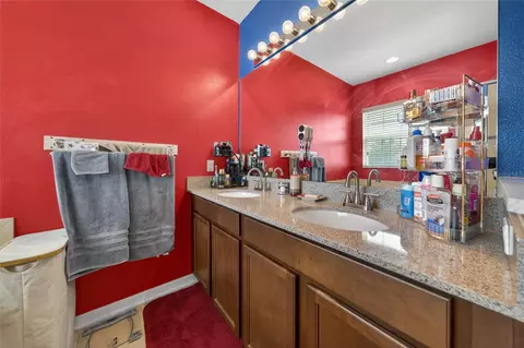 Bath - 9118 Shepton St, Orlando, FL 32825 photo 3 of 6