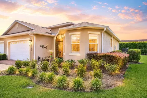 10199 Mainsail Dr, Oxford, FL 34484