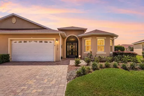 10199 Mainsail Dr, Oxford, FL 34484