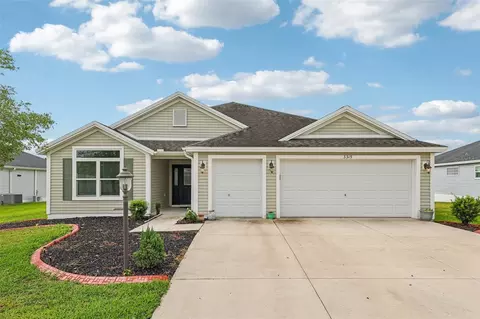 3315 Dzuro Dr, Oxford, FL 34484