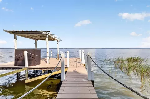 32739 Lake Eustis Dr, Tavares, FL 32778