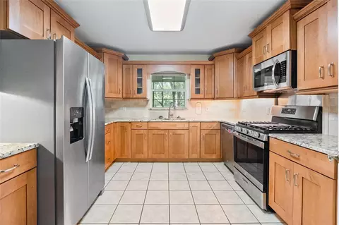 Kitchen - 1153 Cr 722, Webster, FL 33597 photo 2 of 5