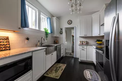 Kitchen - 430 Osceola Ave, Eustis, FL 32726 photo 1 of 2