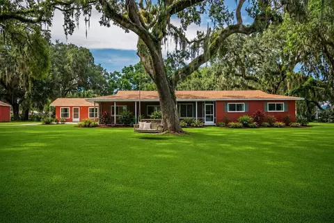 2710 Westside Dr, Leesburg, FL 34748