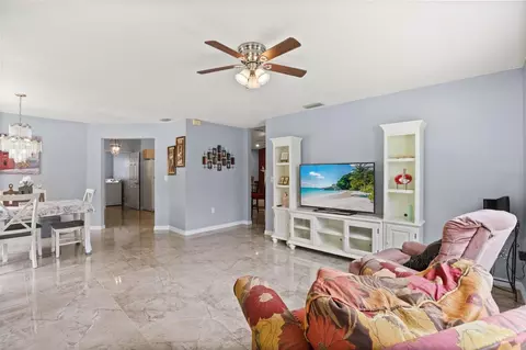 Living - 329 Lake Daisy Loop, Winter Haven, FL 33884 photo 1 of 3