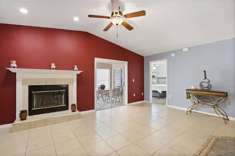 Living - 329 Lake Daisy Loop, Winter Haven, FL 33884 photo 3 of 3