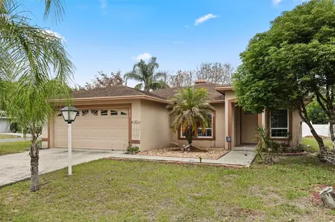 Exterior - 329 Lake Daisy Loop, Winter Haven, FL 33884 photo 2 of 4