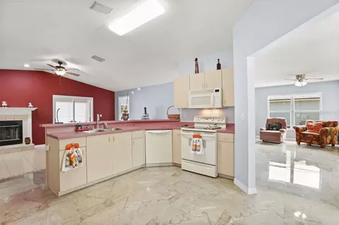 Kitchen - 329 Lake Daisy Loop, Winter Haven, FL 33884 photo 1 of 1