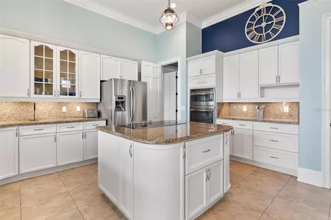 Kitchen - 1641 Edgewater Dr, Mount Dora, FL 32757 photo 3 of 7