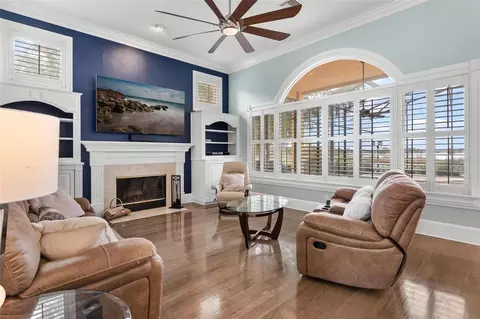 Living - 1641 Edgewater Dr, Mount Dora, FL 32757 photo 3 of 6