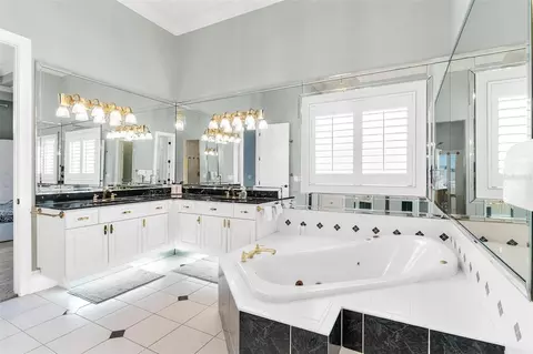 Bath - 1641 Edgewater Dr, Mount Dora, FL 32757 photo 3 of 7