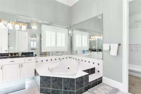 Bath - 1641 Edgewater Dr, Mount Dora, FL 32757 photo 4 of 7