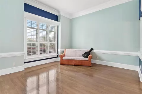Living - 1641 Edgewater Dr, Mount Dora, FL 32757 photo 2 of 6