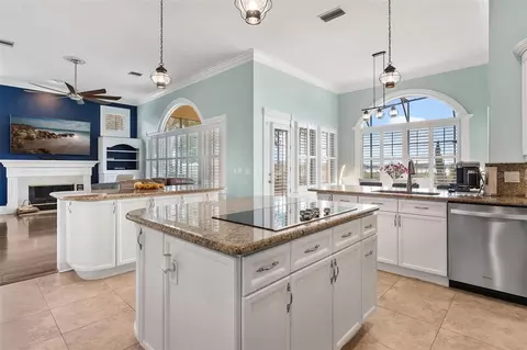 Kitchen - 1641 Edgewater Dr, Mount Dora, FL 32757 photo 5 of 7