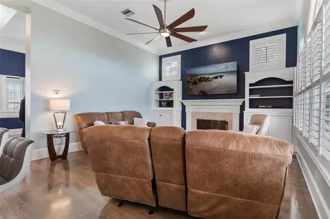 Living - 1641 Edgewater Dr, Mount Dora, FL 32757 photo 5 of 6