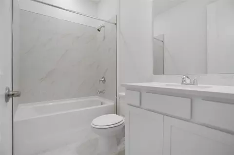 Bath - 7418 Sea Manatee St, Parrish, FL 34219 photo 4 of 5
