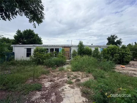 12024 Lakeview Dr, Leesburg, FL 34788