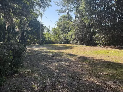 Exterior - 9845 NW 160th St, Reddick, FL 32686 photo 1 of 9