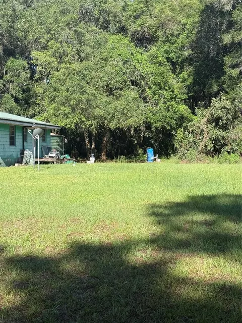 Exterior - 9845 NW 160th St, Reddick, FL 32686 photo 2 of 9