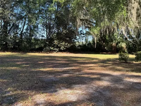 Exterior - 9845 NW 160th St, Reddick, FL 32686 photo 4 of 9