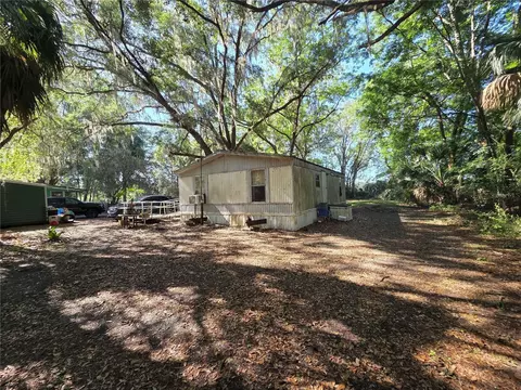 Exterior - 9845 NW 160th St, Reddick, FL 32686 photo 8 of 9