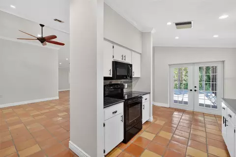 Kitchen - 39 Forest Ln, Eustis, FL 32726 photo 3 of 4