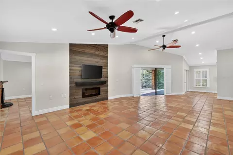 Living - 39 Forest Ln, Eustis, FL 32726 photo 3 of 8