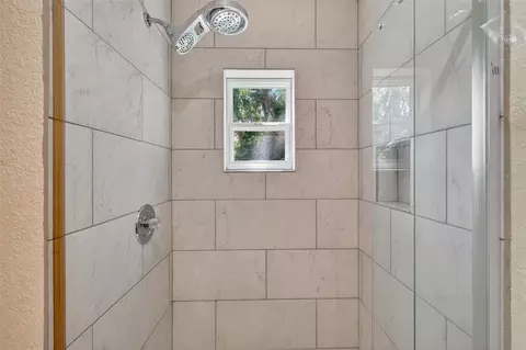 Bath - 39 Forest Ln, Eustis, FL 32726 photo 2 of 3