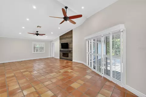 Living - 39 Forest Ln, Eustis, FL 32726 photo 4 of 8