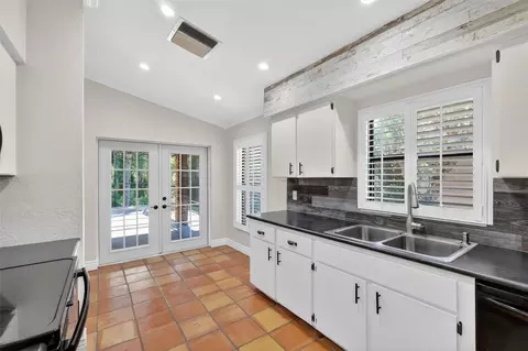 Kitchen - 39 Forest Ln, Eustis, FL 32726 photo 4 of 4