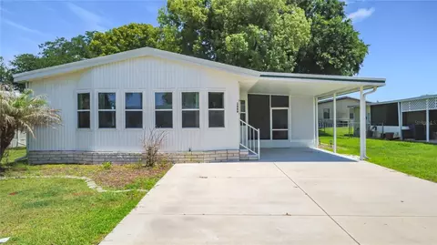1666 Elkhart Cir, Tavares, FL 32778