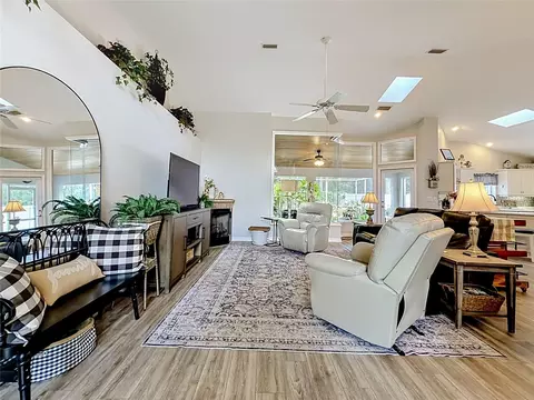 Living - 3025 SE 41st St, Ocala, FL 34480 photo 2 of 4