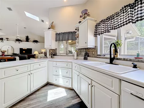 Kitchen - 3025 SE 41st St, Ocala, FL 34480 photo 2 of 5