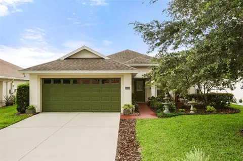 30429 Island Club Dr, Tavares, FL 32778