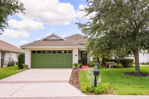 30429 Island Club Dr, Tavares, FL 32778