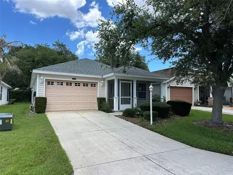 25335 Cranes Roost Cir, Leesburg, FL 34748