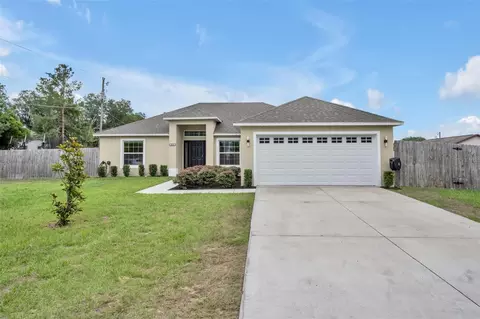 Exterior - 40610 E Fourth Ave, Umatilla, FL 32784 photo 3 of 9