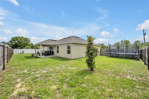 Exterior - 40610 E Fourth Ave, Umatilla, FL 32784 photo 6 of 9