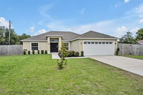 Exterior - 40610 E Fourth Ave, Umatilla, FL 32784 photo 2 of 9