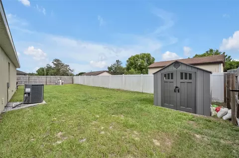 Exterior - 40610 E Fourth Ave, Umatilla, FL 32784 photo 9 of 9