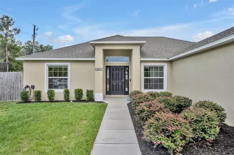 Exterior - 40610 E Fourth Ave, Umatilla, FL 32784 photo 4 of 9