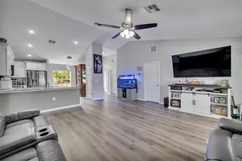 Other - 40610 E Fourth Ave, Umatilla, FL 32784 photo 4 of 10